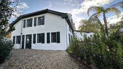 Maison - 200 m² - 6 pièces