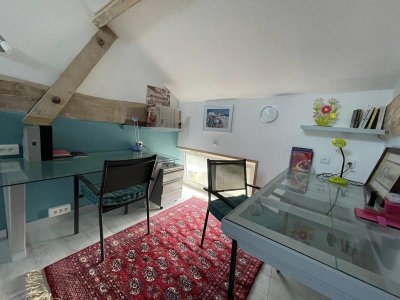 Maison - 201 m² - 9 pièces