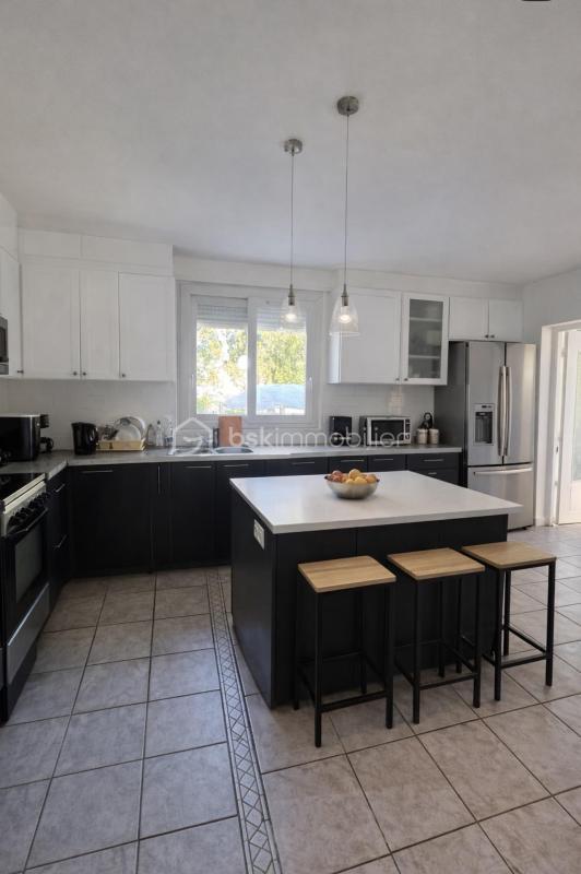 Maison - 96 m² - 6 pièces