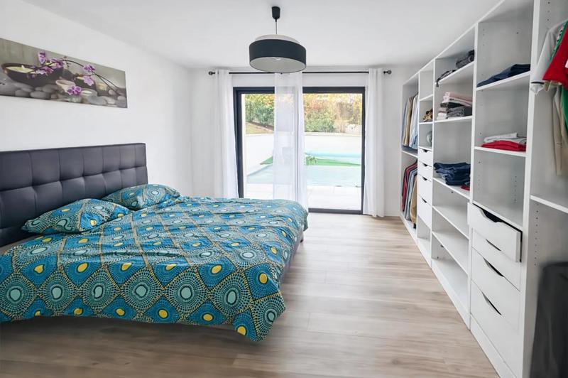 Maison - 215 m² - 9 pièces