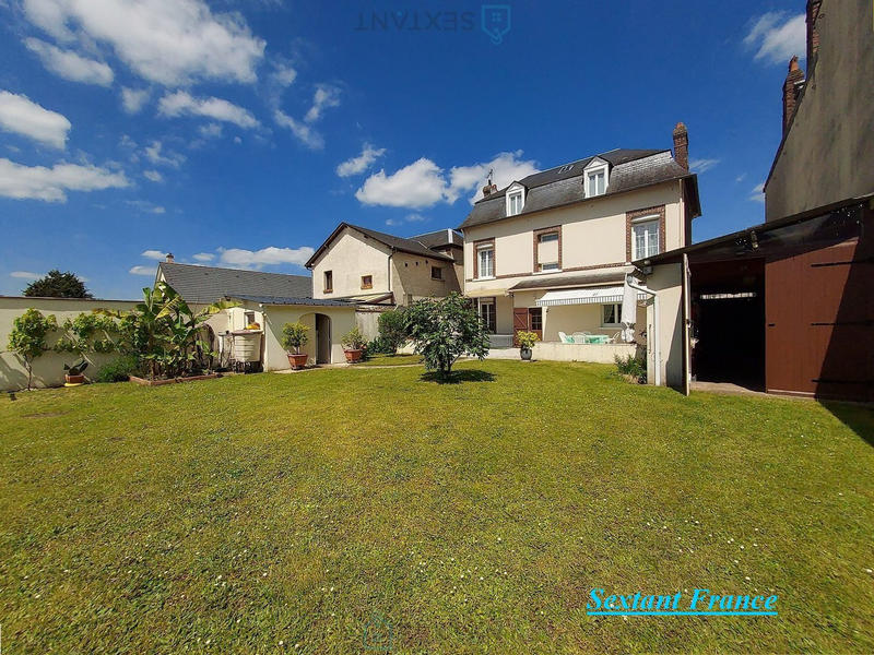 Maison - 158 m² - 8 pièces