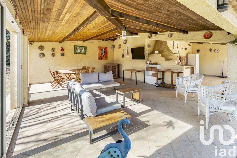 Maison - 270 m² - 10 pièces