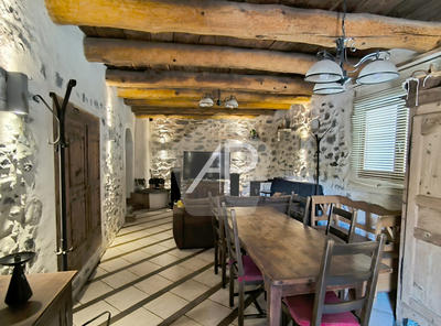 Maison ancienne - 348 m² - 12 pièces