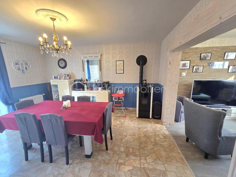 Maison traditionnelle - 210 m² - 6 pièces