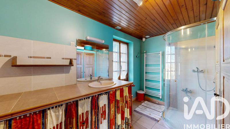 Maison - 200 m² - 7 pièces