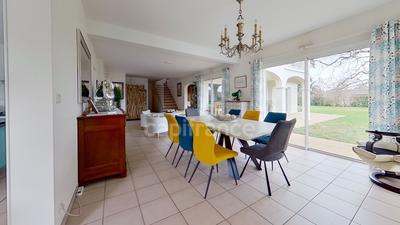 Villa - 220 m² - 7 pièces