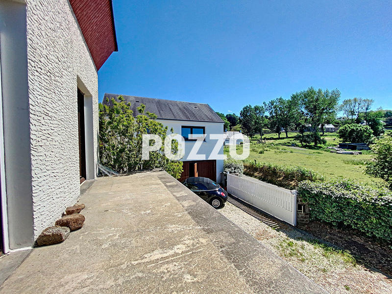 Maison - 202 m² - 9 pièces