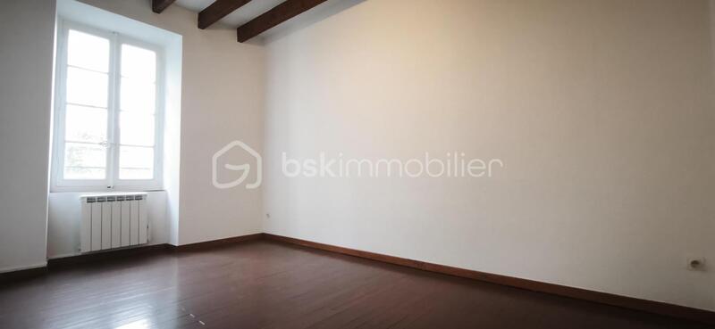 Studio - 123 m² - 5 pièces