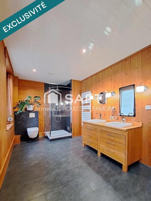 Appartement - 160 m² - 5 pièces