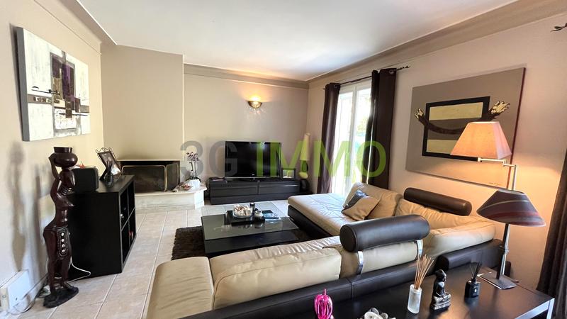 Maison traditionnelle - 130 m² - 8 pièces