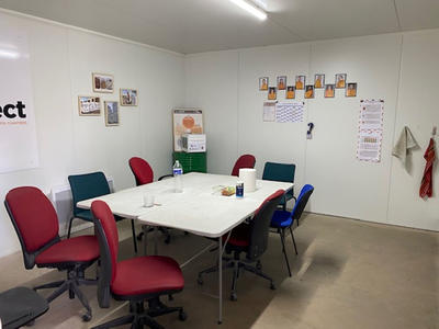 Local d'activité / Entrepôt - 1 370 m² - 5 pièces