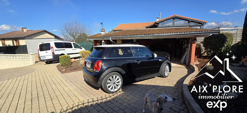 Maison - 228 m² - 7 pièces