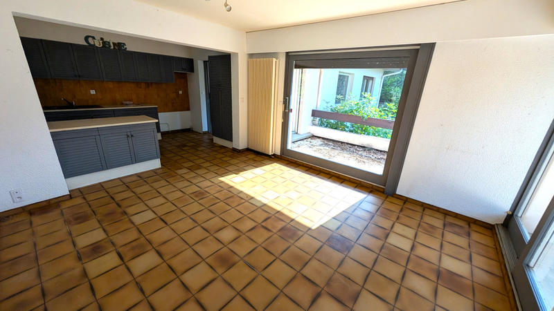 Maison - 250 m² - 9 pièces