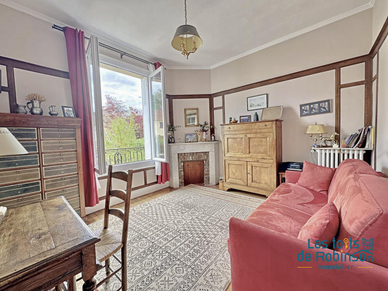 Maison - 240 m² - 10 pièces