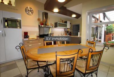 Maison - 274 m² - 8 pièces