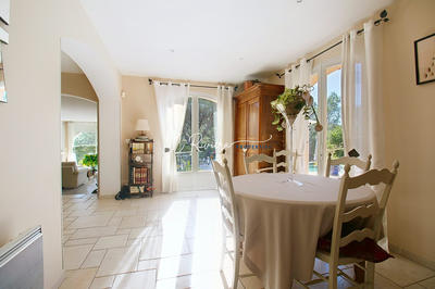 Villa - 205 m² - 7 pièces