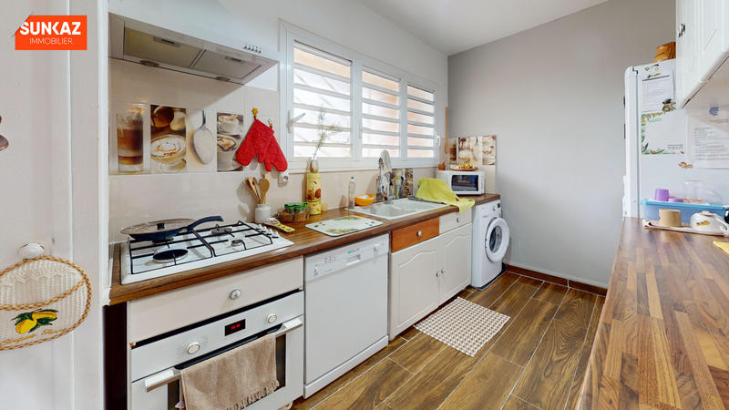 Appartement - 82 m² - 4 pièces