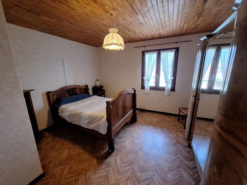 Maison - 288 m² - 10 pièces