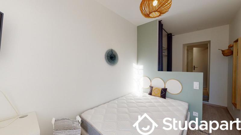 Chambre - 14 m² - 1 pièce