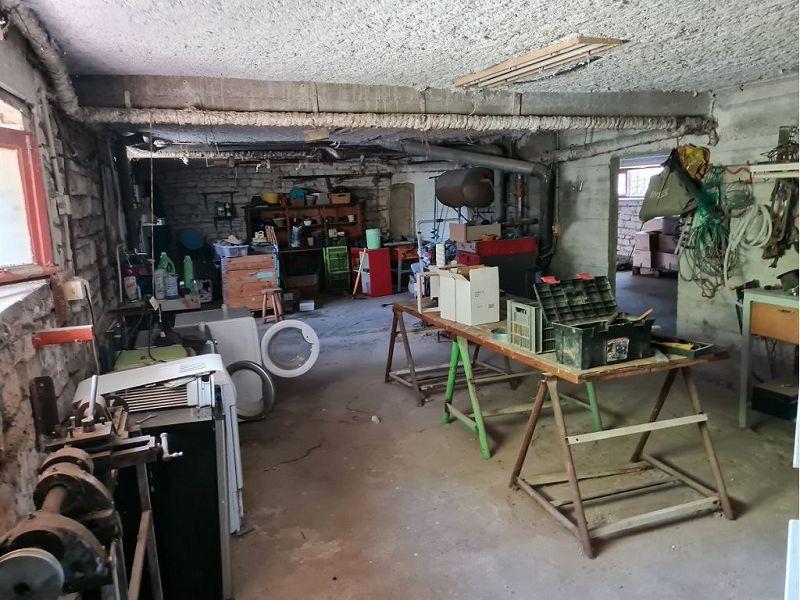 Maison traditionnelle - 221 m² - 7 pièces