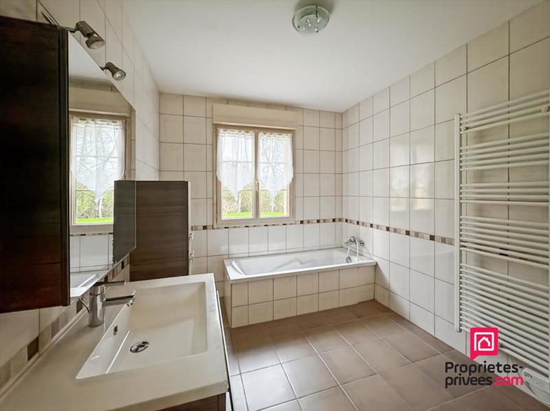 Maison - 96 m² - 4 pièces