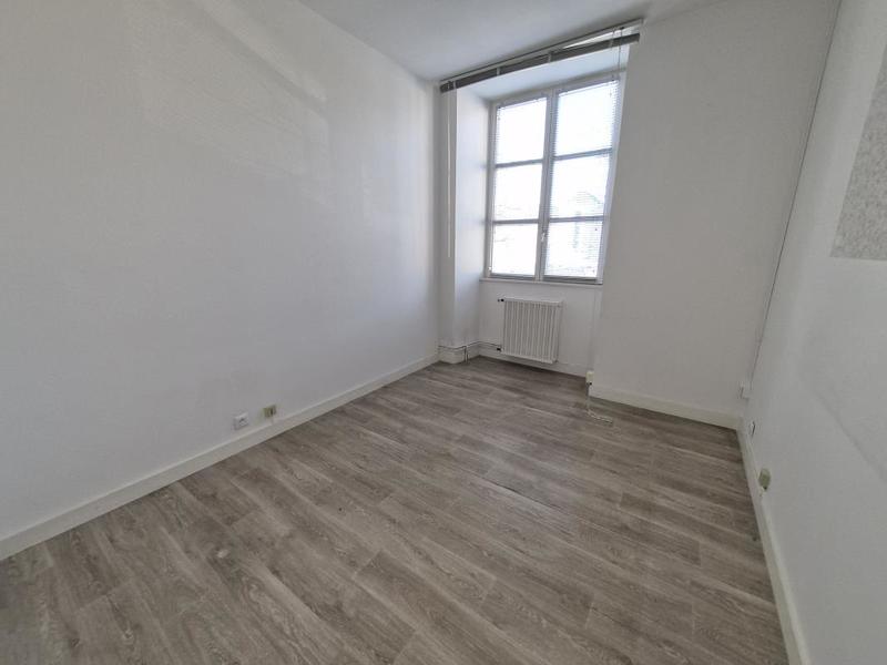 Appartement - 105 m² - 6 pièces