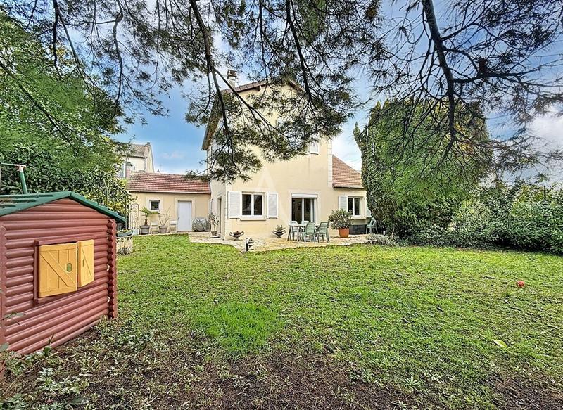 Maison - 151 m² - 6 pièces