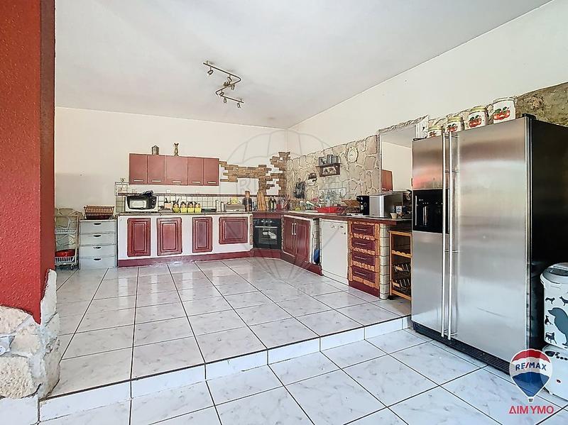 Maison - 250 m² - 5 pièces