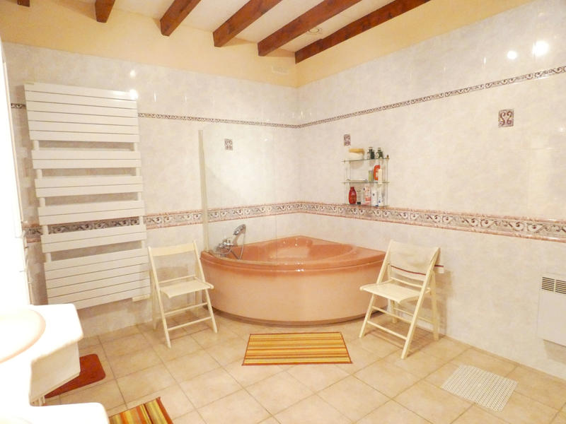 Maison - 245 m² - 7 pièces