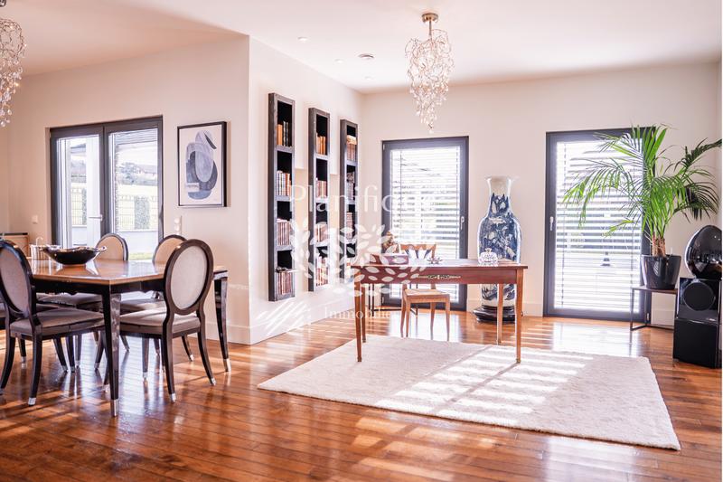 Villa - 183 m² - 6 pièces