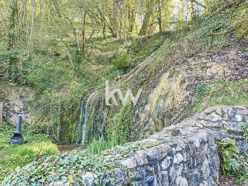 Maison en pierre - 305 m² - 8 pièces