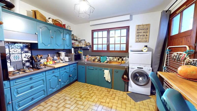 Propriété - 190 m² - 8 pièces