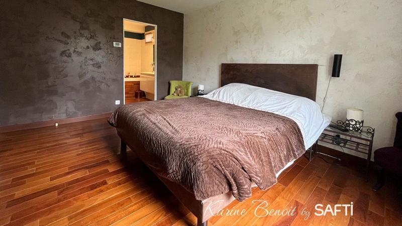 Maison - 171 m² - 7 pièces