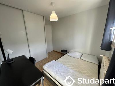 Chambre - 11 m² - 1 pièce