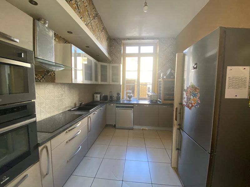 Maison - 221 m² - 9 pièces