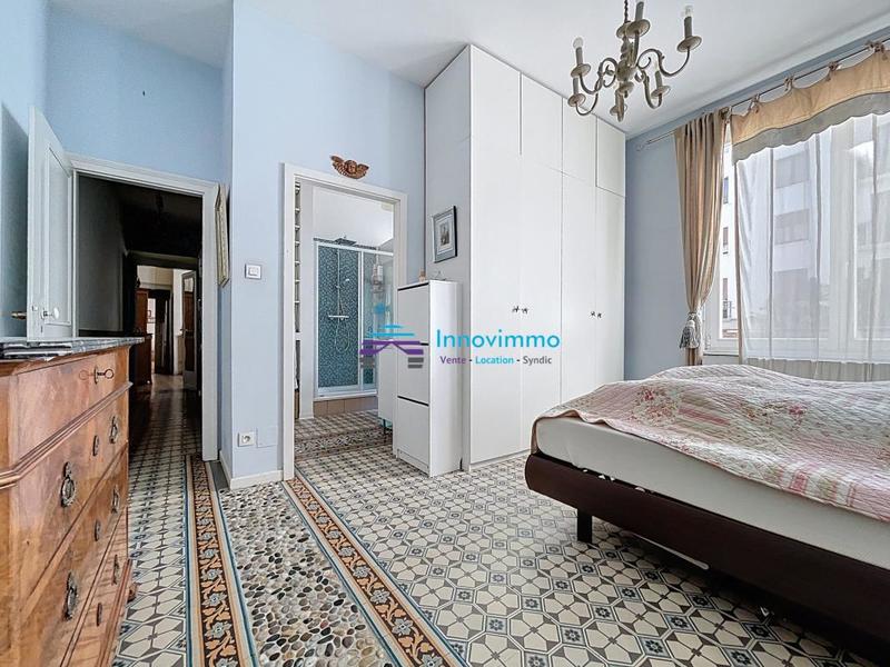 Appartement - 157 m² - 7 pièces