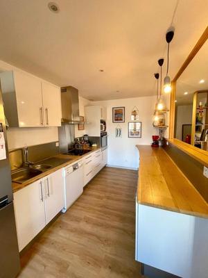 Appartement - 94 m² - 6 pièces