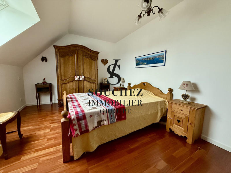 Maison - 134 m² - 8 pièces