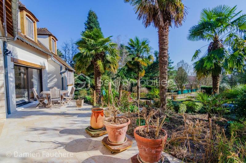 Demeure - 320 m² - 10 pièces