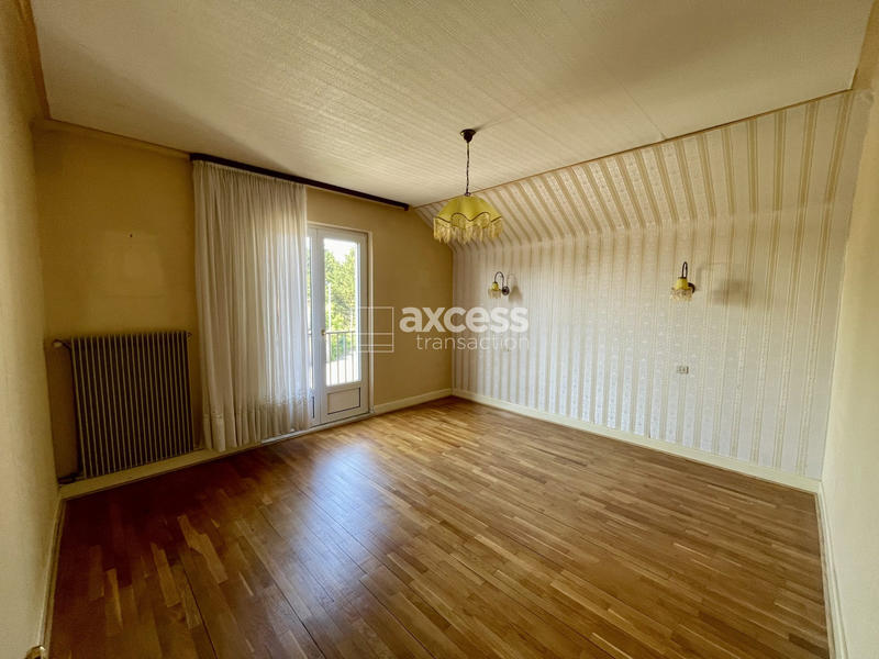 Maison - 95 m² - 5 pièces