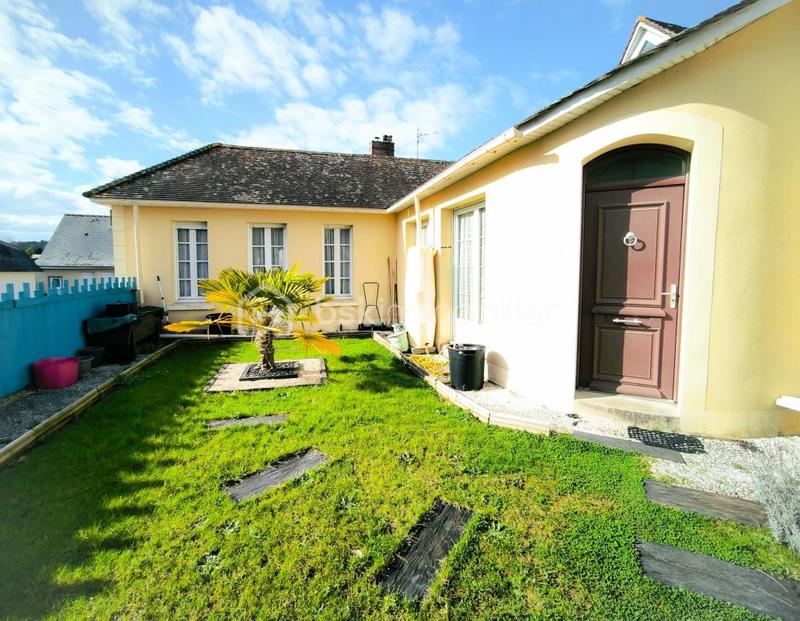 Maison traditionnelle - 219 m² - 7 pièces