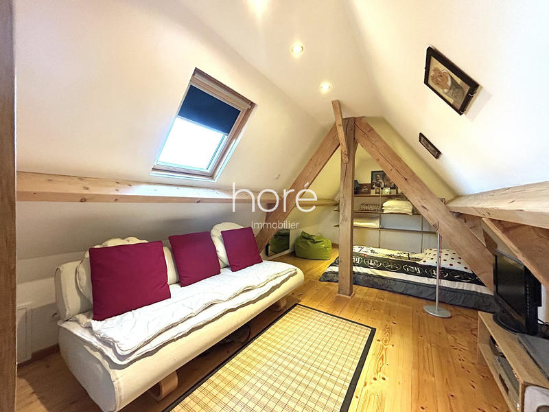 Maison - 236 m² - 6 pièces