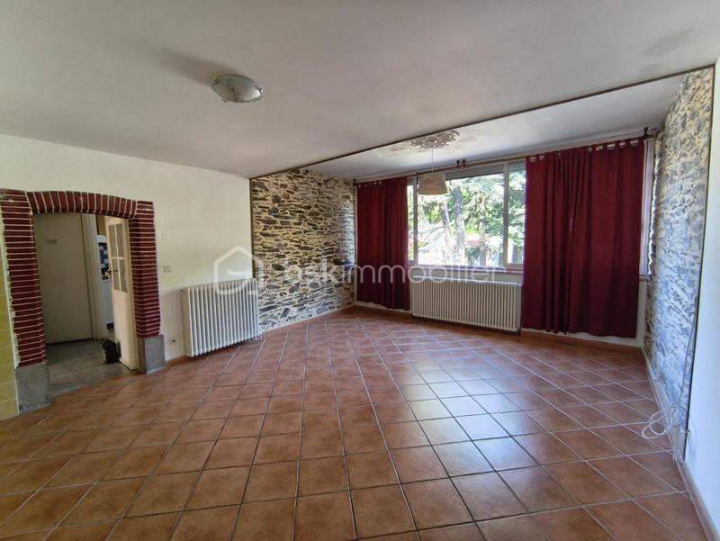 Maison - 304 m² - 11 pièces