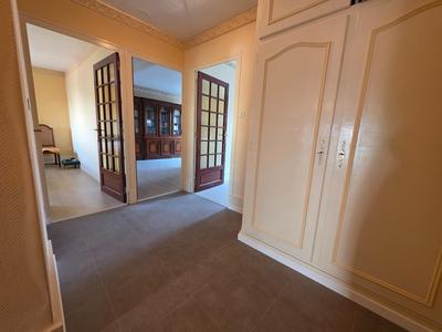 Maison - 166 m² - 8 pièces