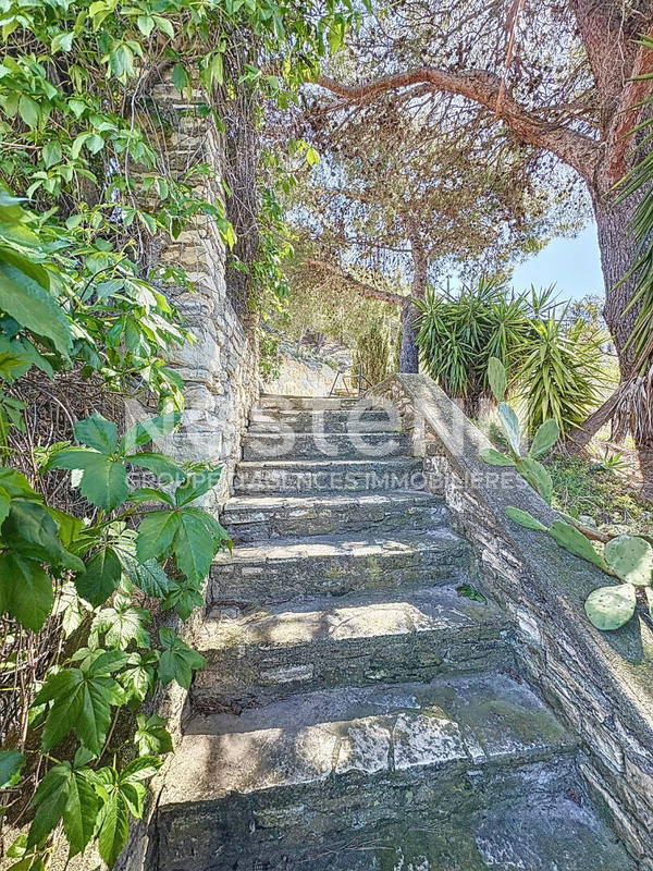 Maison - 178 m² - 8 pièces