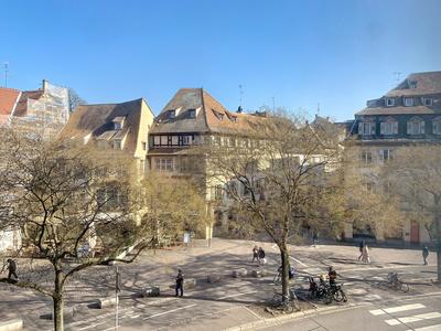 Local d'activités - 77 m² - 3 pièces