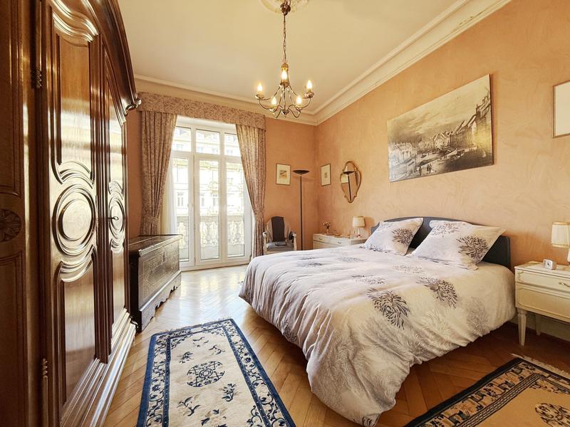 Appartement - 147 m² - 6 pièces