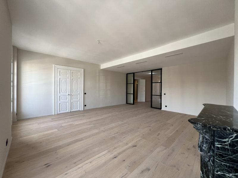 Appartement bourgeois - 139 m² - 3 pièces