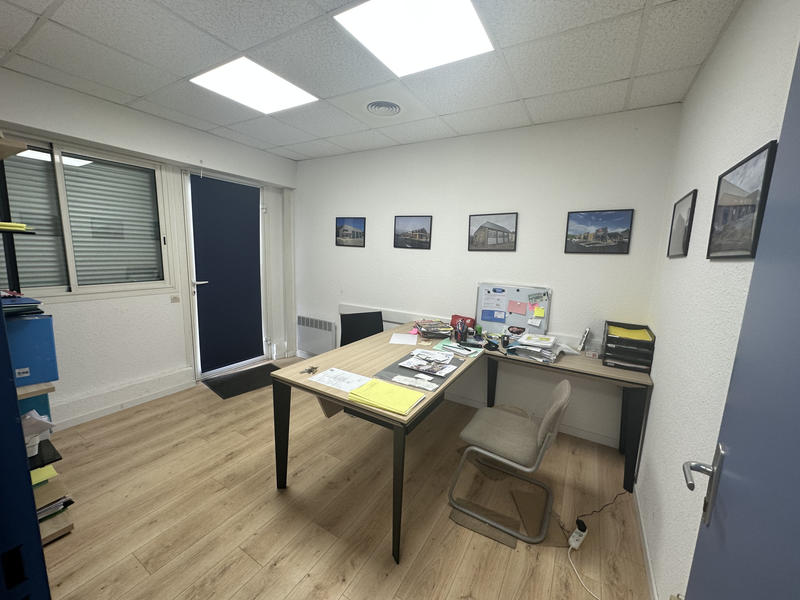 Local commercial - 113 m² - 4 pièces