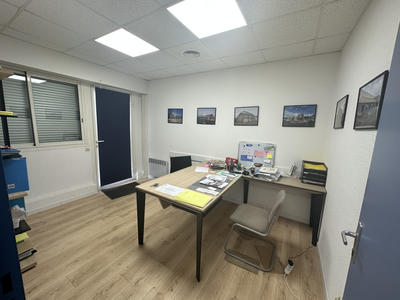 Local commercial - 113 m² - 4 pièces